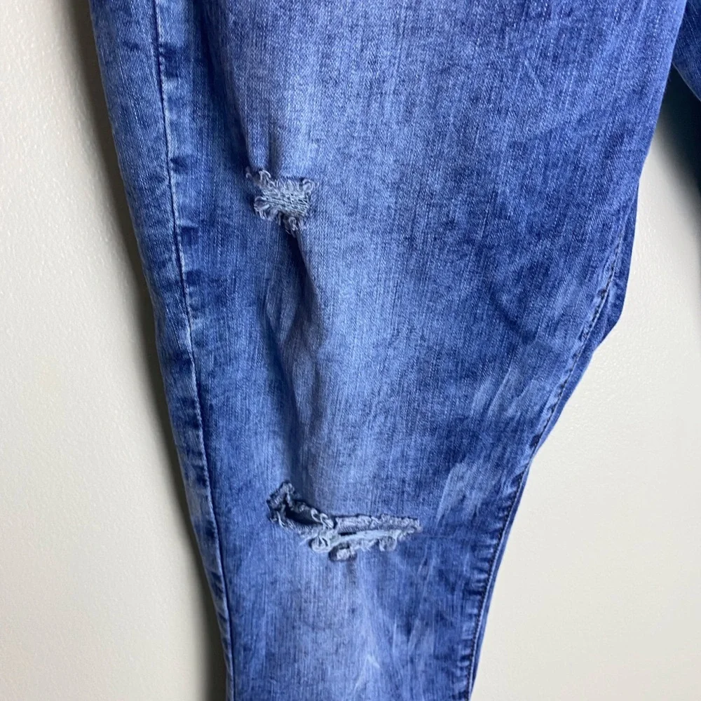 Denizen women Levi Skinny distressed stone wash jeans sz 11/w30. - Picture 2 of 8